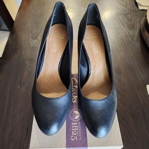 Clarks Women's Black Pumps